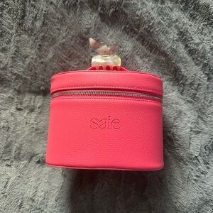 Saie mini vanity case in fuchsia